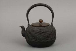 Japanische Gusseisen Teekanne "Tetsubin"