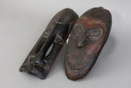 2 Ritualmasken, Papua Neuguinea u.a.