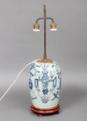 Tischlampe, Fuß in Form einer chinesischen Deckelvase