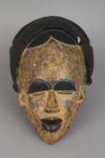 Afrikanische Tanzmaske der Makonde, Tanzania
