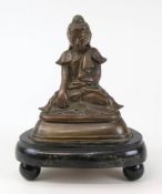 Shakyamuni Buddha, Burma Anfang 19 Jh., Bronze mit schöner Patina, Glasaugen, auf der Stirn mit