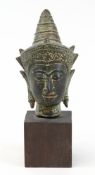Buddha - Kopf, Thailand 19 Jh., Bronze mit schöner Patina, Höhe ohne Sockel 12,5 cm, Gesamthöhe 17,5