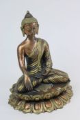 Buddha auf dem Lotusthron, Indien/Nepal wohl 2. H. 20. Jh., Bronze partiell verkupfert, sitzender