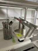 HEALIX PINEAPPLE CORER AND ASSORTED SMALLWARE