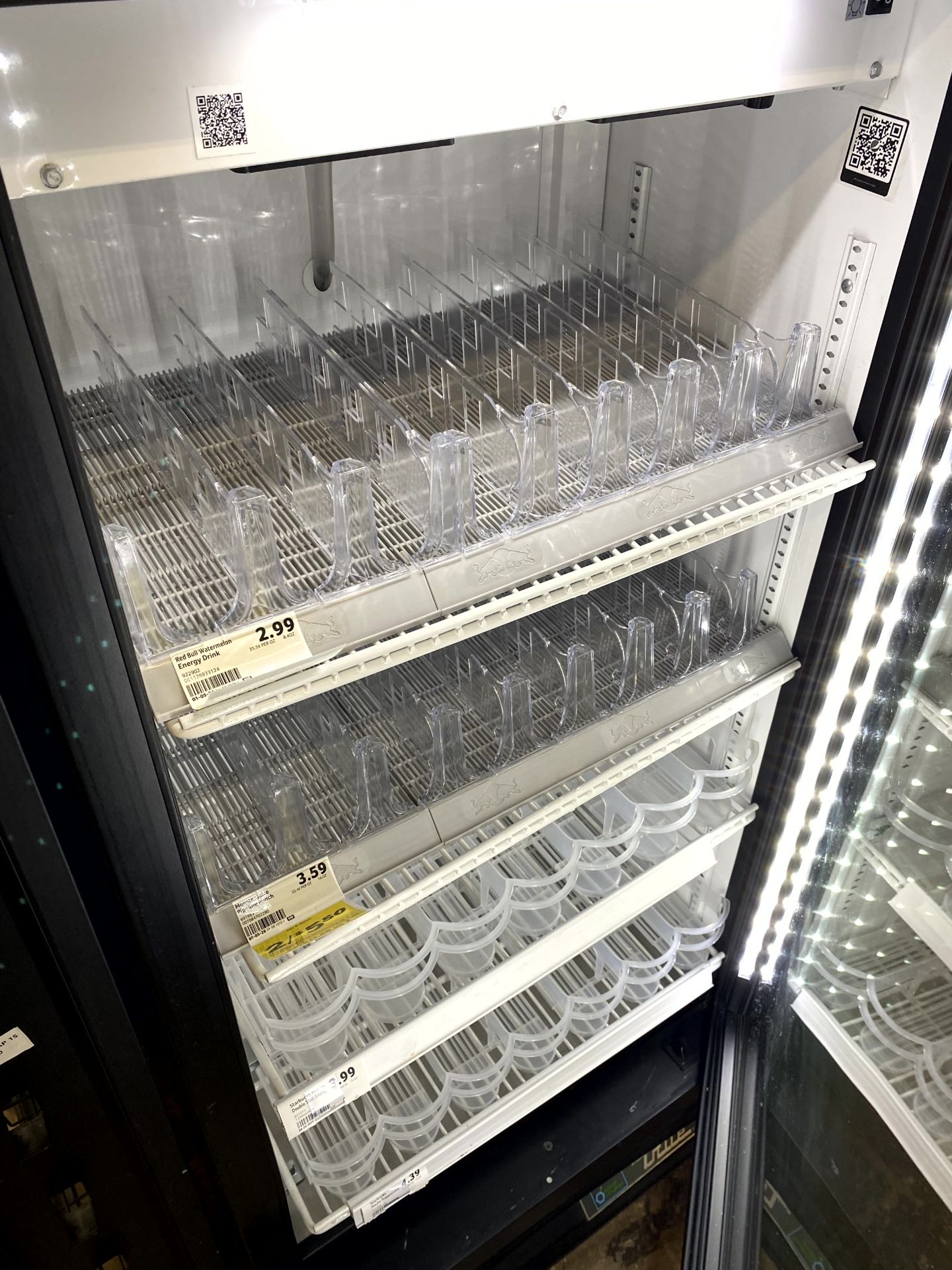 TRUE GLASS DOOR COOLER - Image 2 of 3