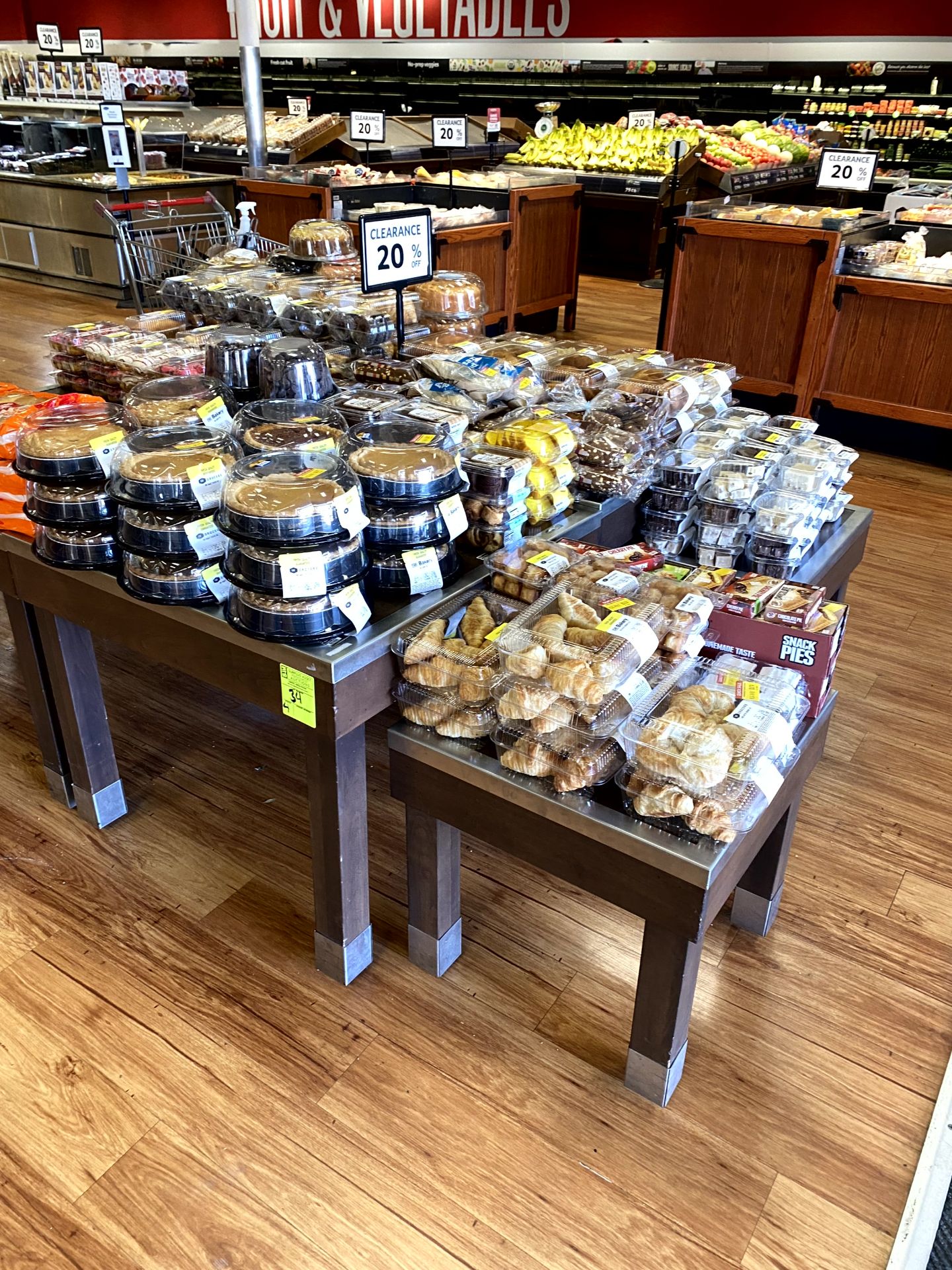 NESTING DISPLAY TABLES