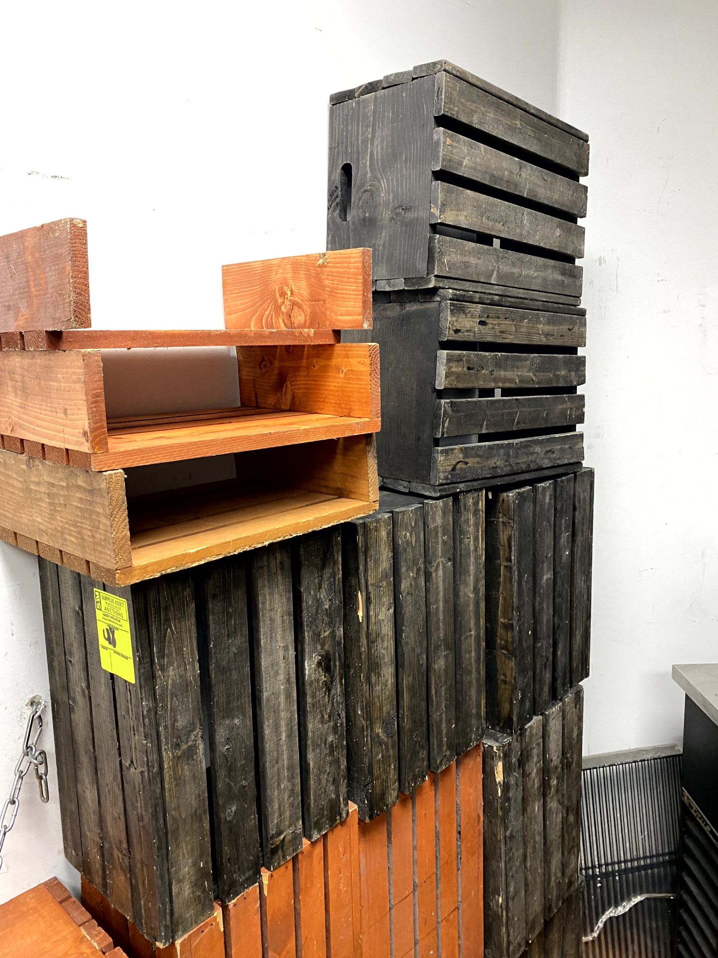 GROUP OF FLORAL DISPLAY CRATES - Image 2 of 2