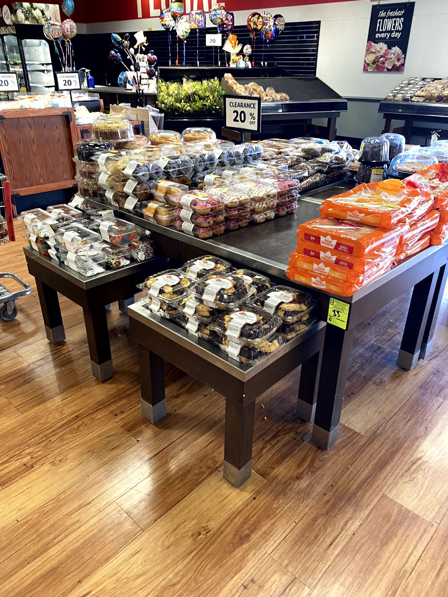 NESTING DISPLAY TABLES