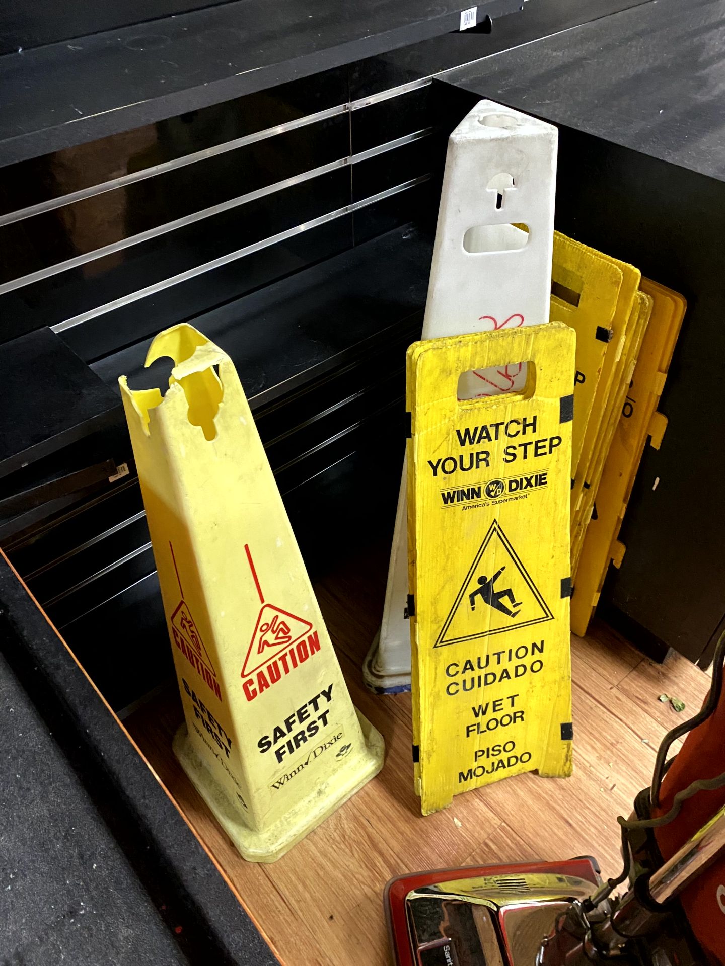 BROOMS, WET FLOOR SIGNS AND UMBRELLA BAGS - Image 3 of 3