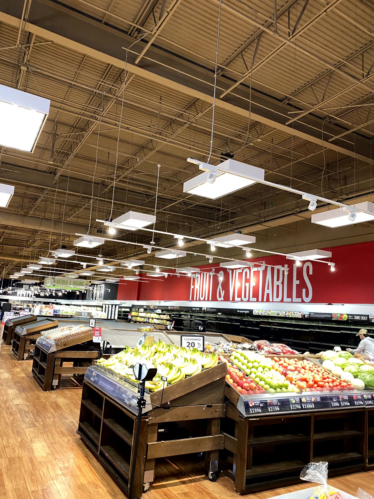 TRACK LIGHTING IN PRODUCE - Image 2 of 2