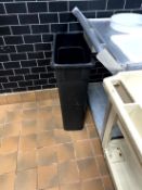 TRASH CAN