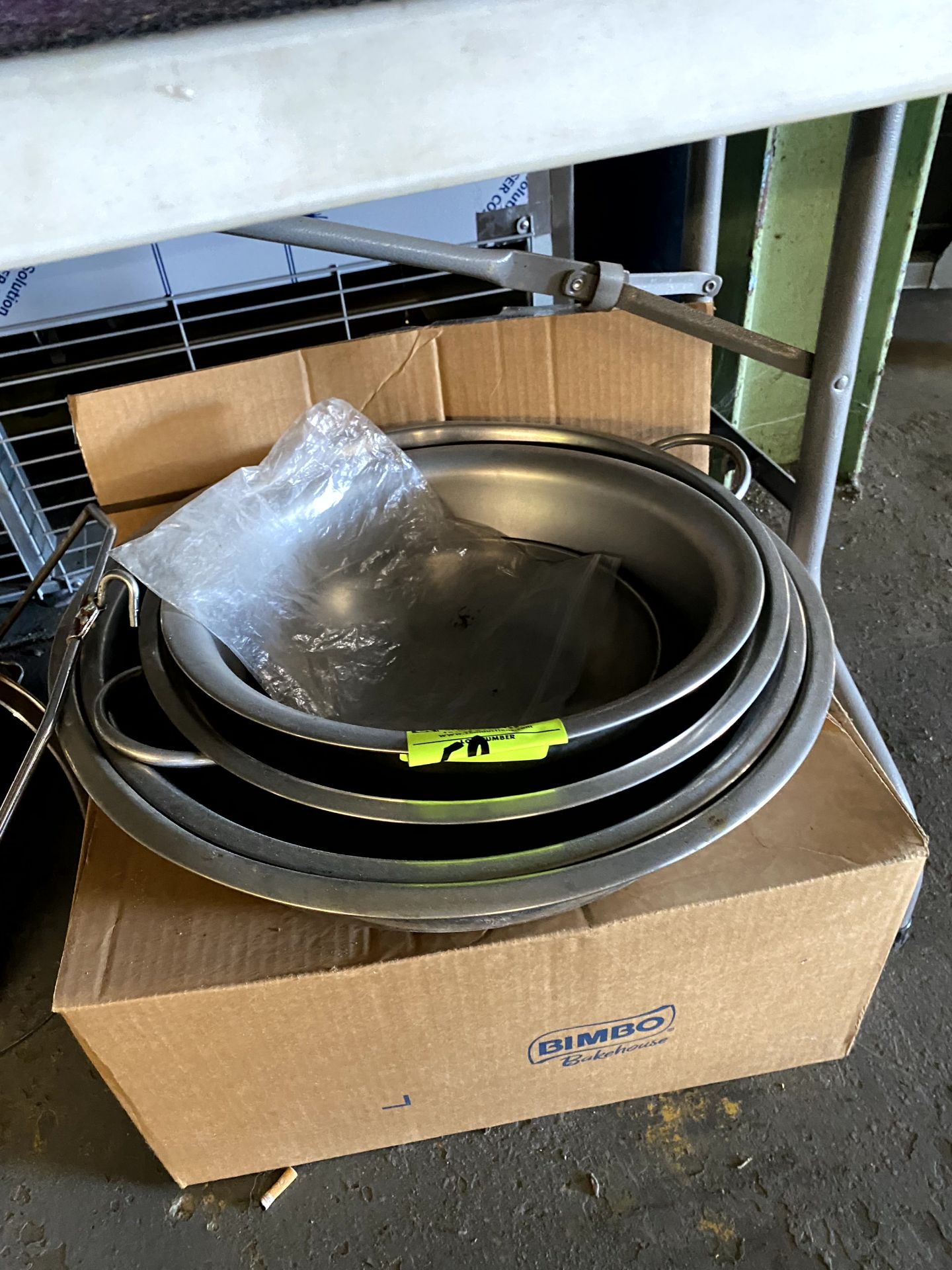GROUP OF STAINLESS MIXING BOWLS - Image 2 of 2
