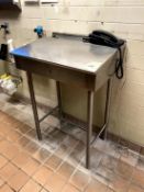 RECEIVING DESK WITH FLIP LID