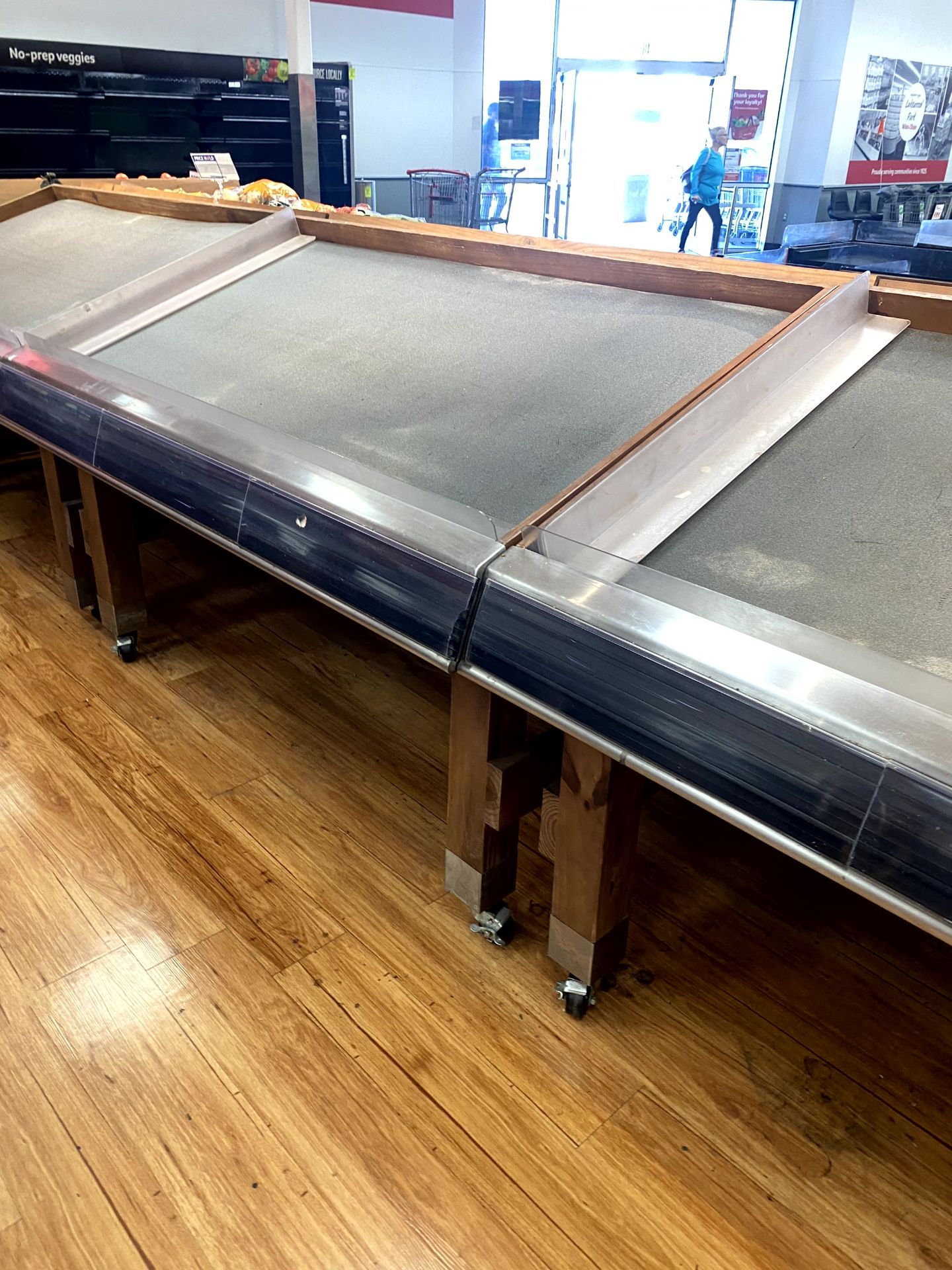 6FT WOOD PRODUCE SLANT TABLES - Image 2 of 2