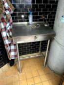 RECEIVING DESK WITH FLIP LID