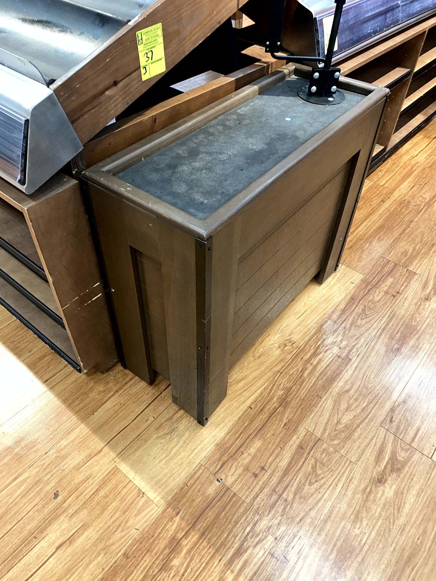 WOOD PRODUCE DISPLAYS