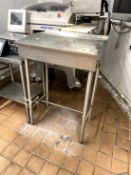 RECEIVING DESK WITH FLIP LID