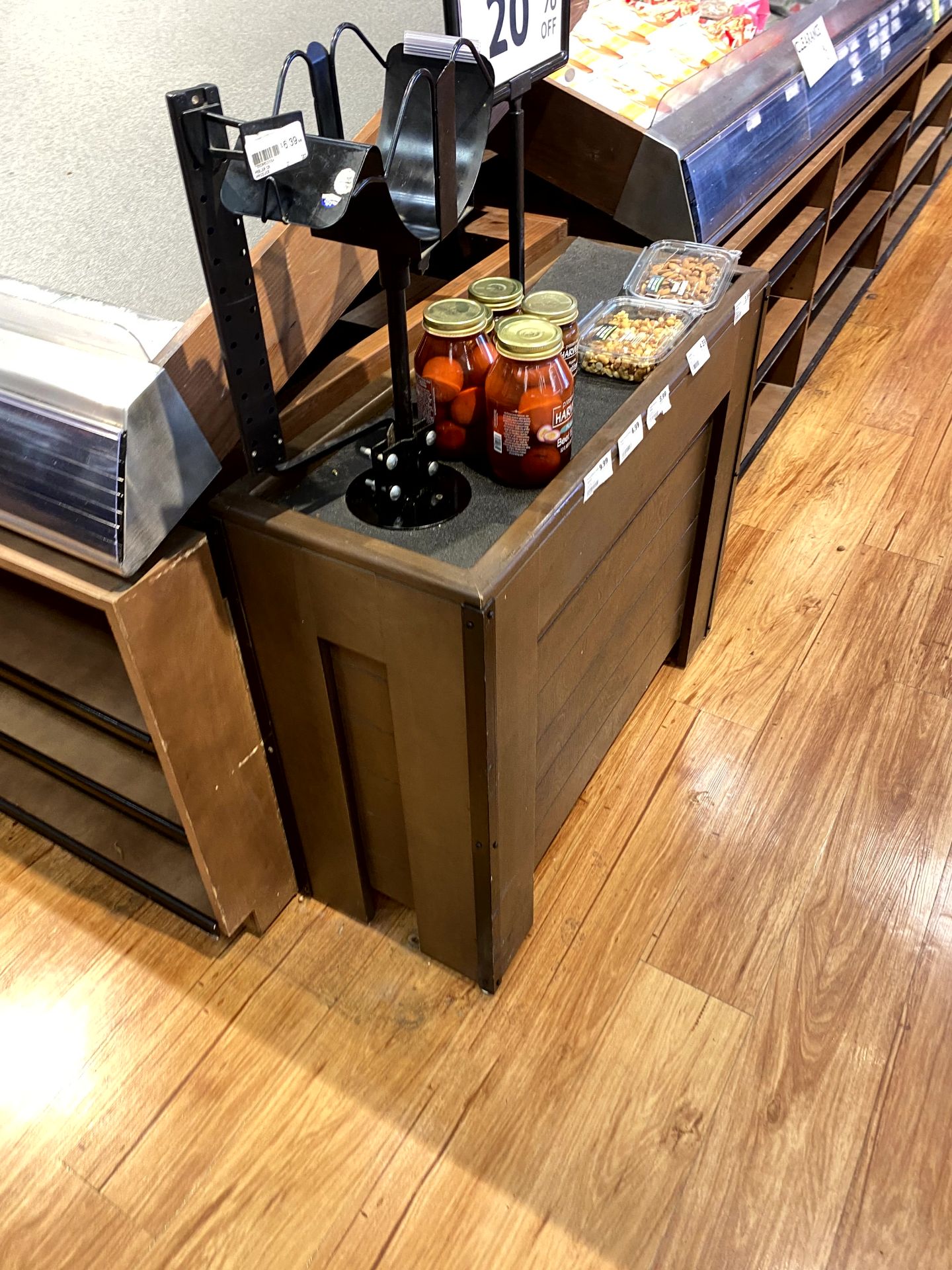 WOOD PRODUCE DISPLAYS