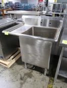 single compartment sink w/ L drainboard