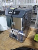 Personal Chiller soft nugget ice maker, looks new