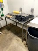 STAINLESS STEEL TABLE