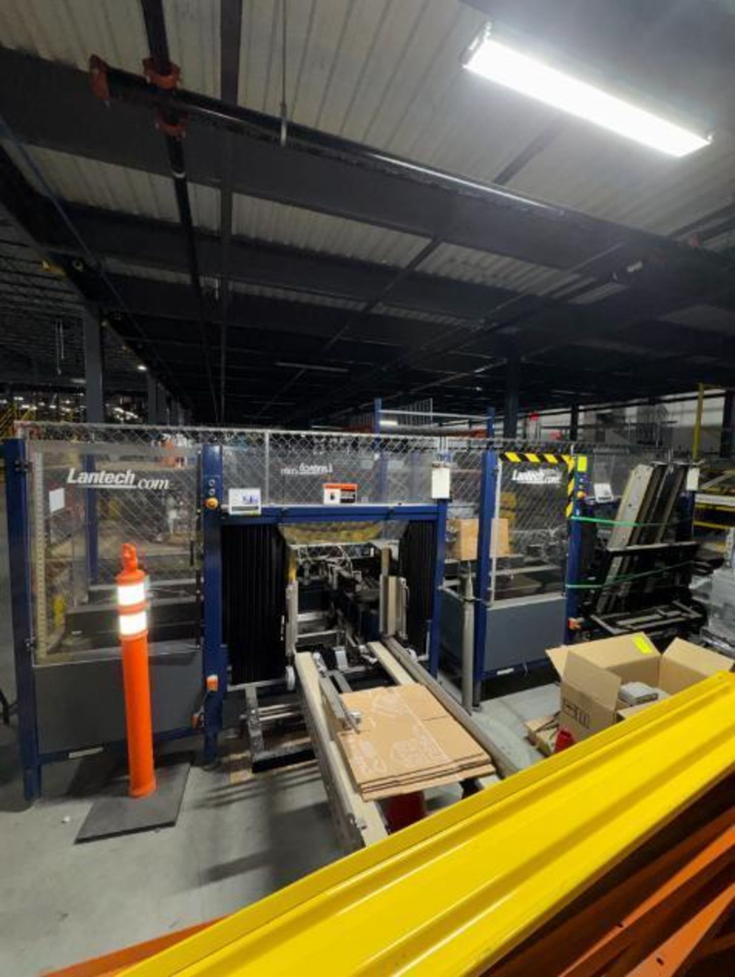 Lantech case erector, cardboard box builder - Image 8 of 8