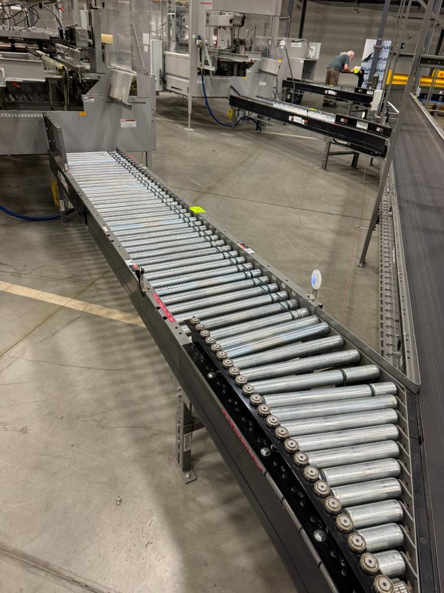 Invata powered roller conveyor