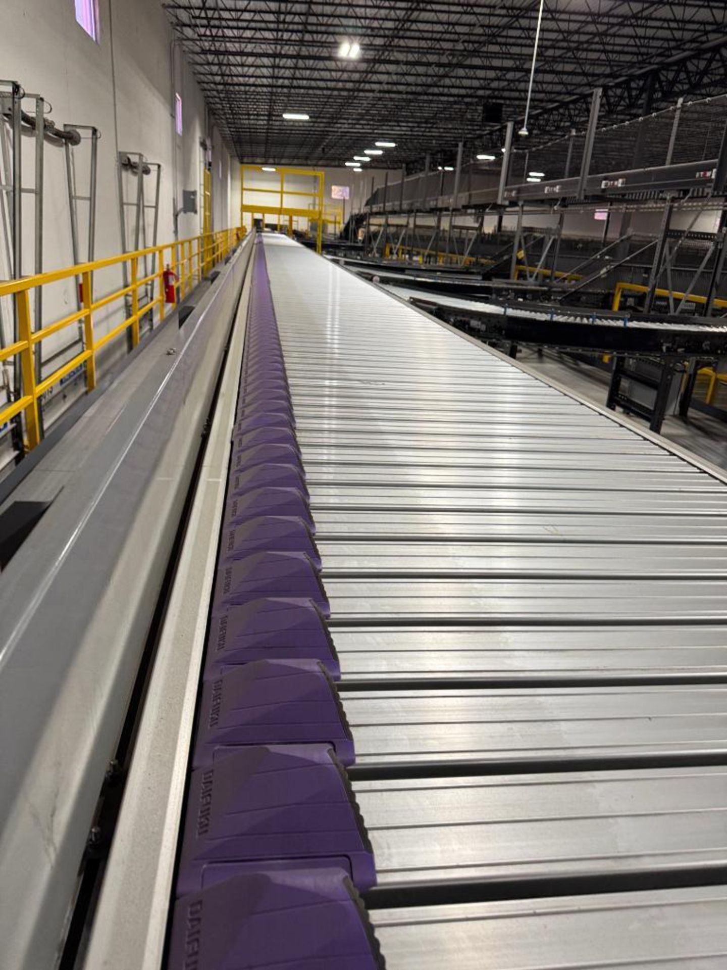 Automotion diverter/shoe sorter, w/ power supply - Image 9 of 13