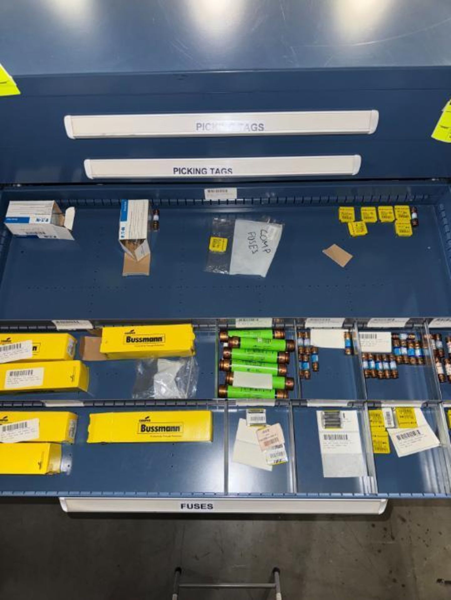 contents of all drawers- Light Pick controls, fuses, picking tags, - Image 3 of 8