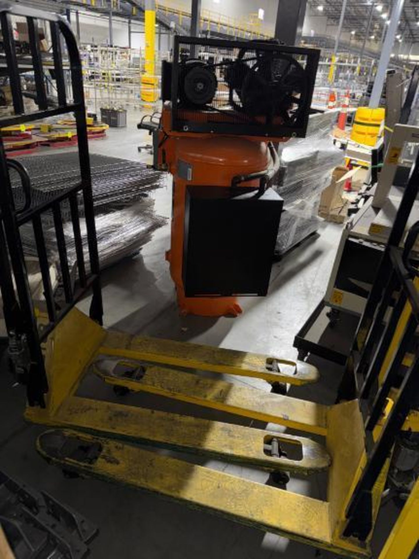 pallet jacks - Image 2 of 2