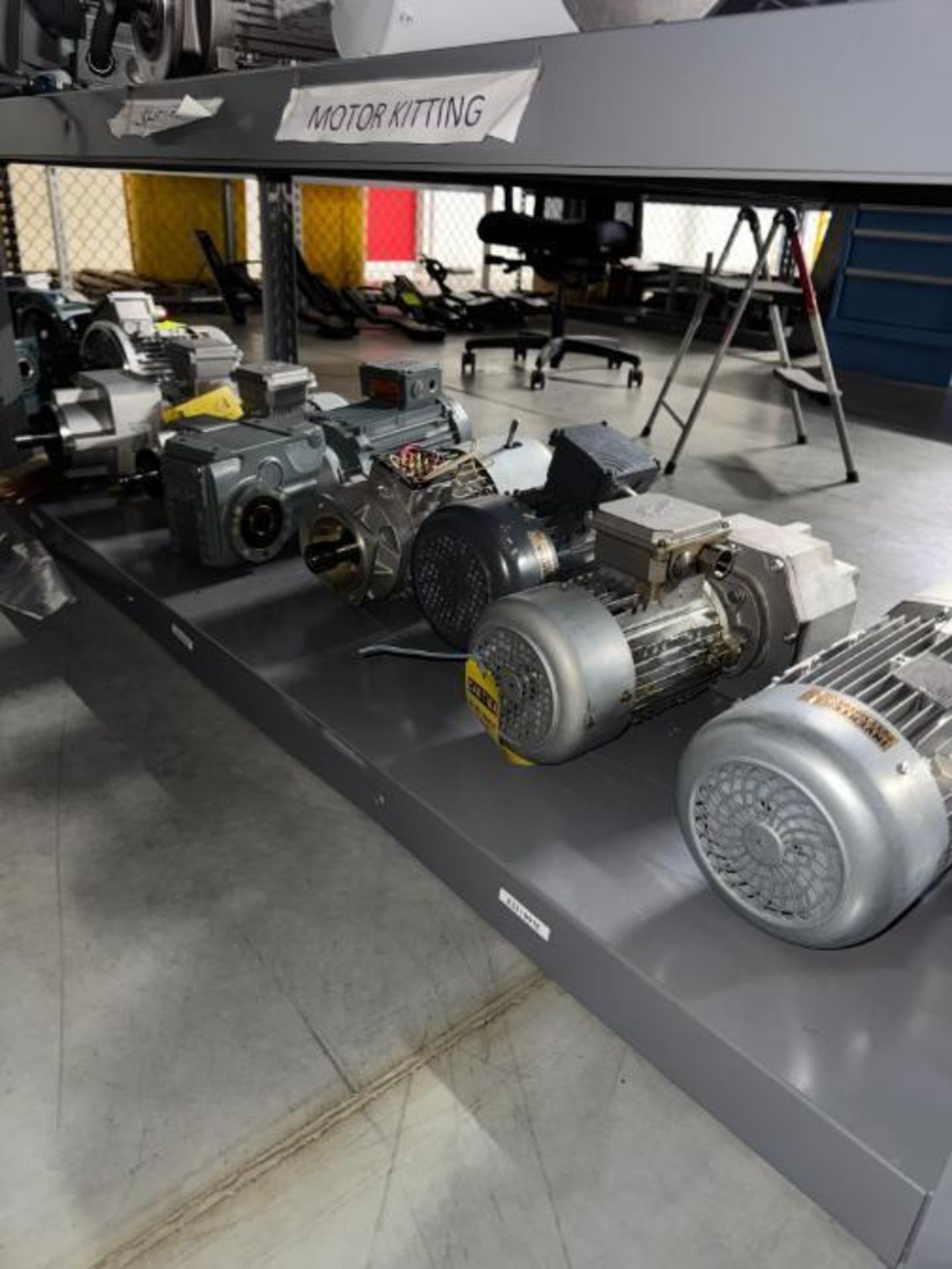 electric motors w/ gear boxes for conveyor belts - Image 3 of 6