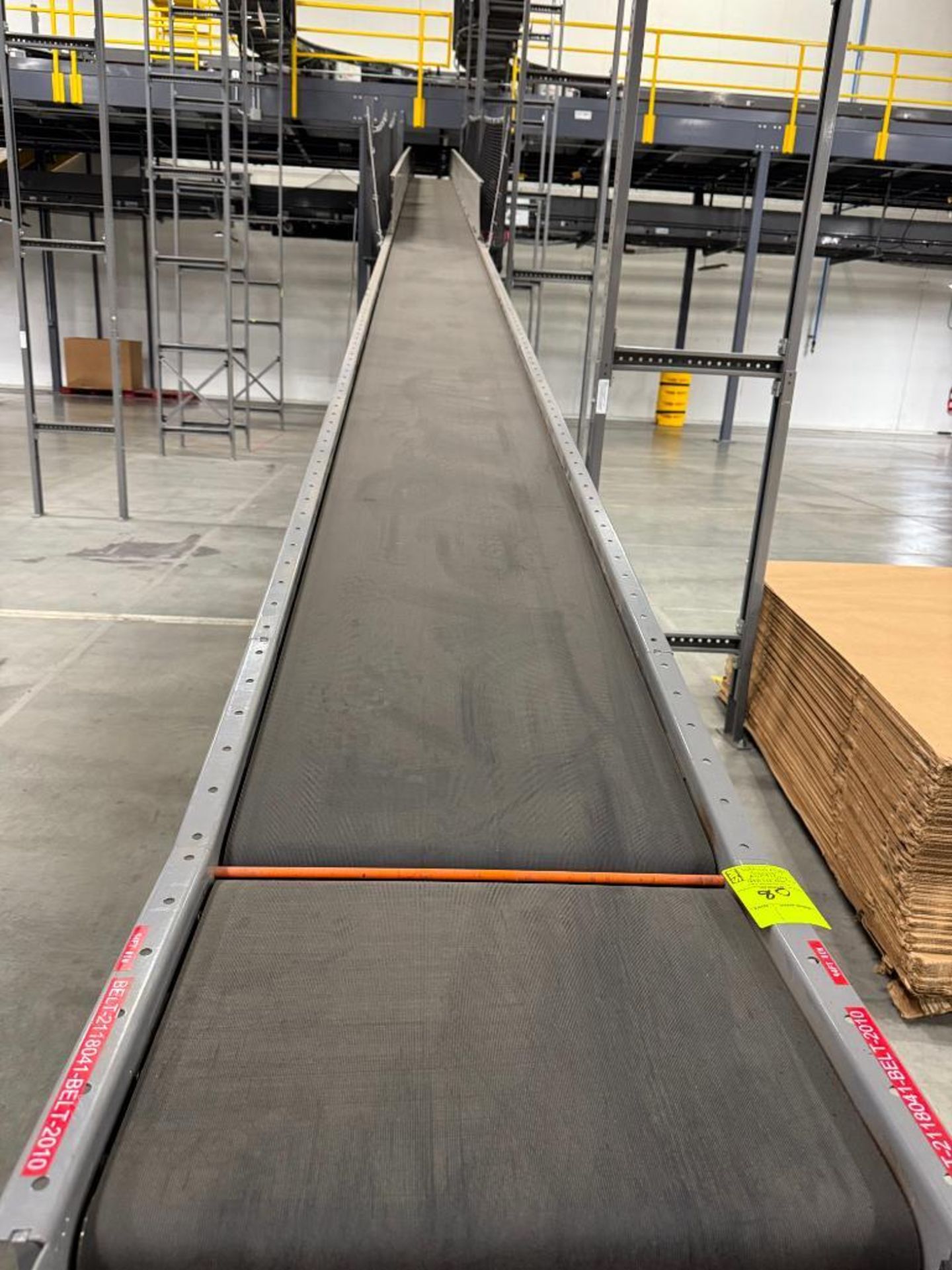 Invata conveyor belt w/ incline