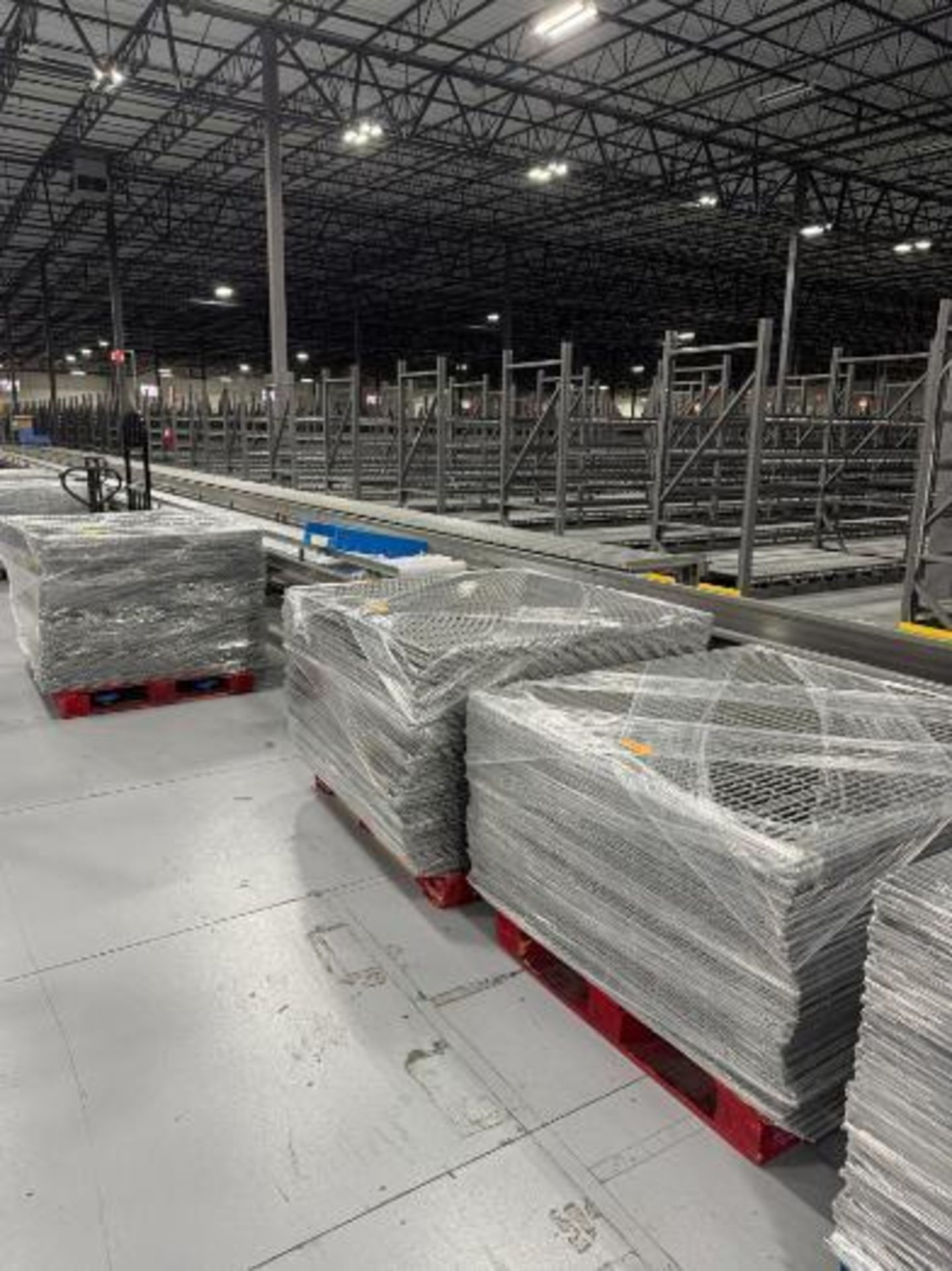 pallets of pallet racking decking - Image 3 of 3
