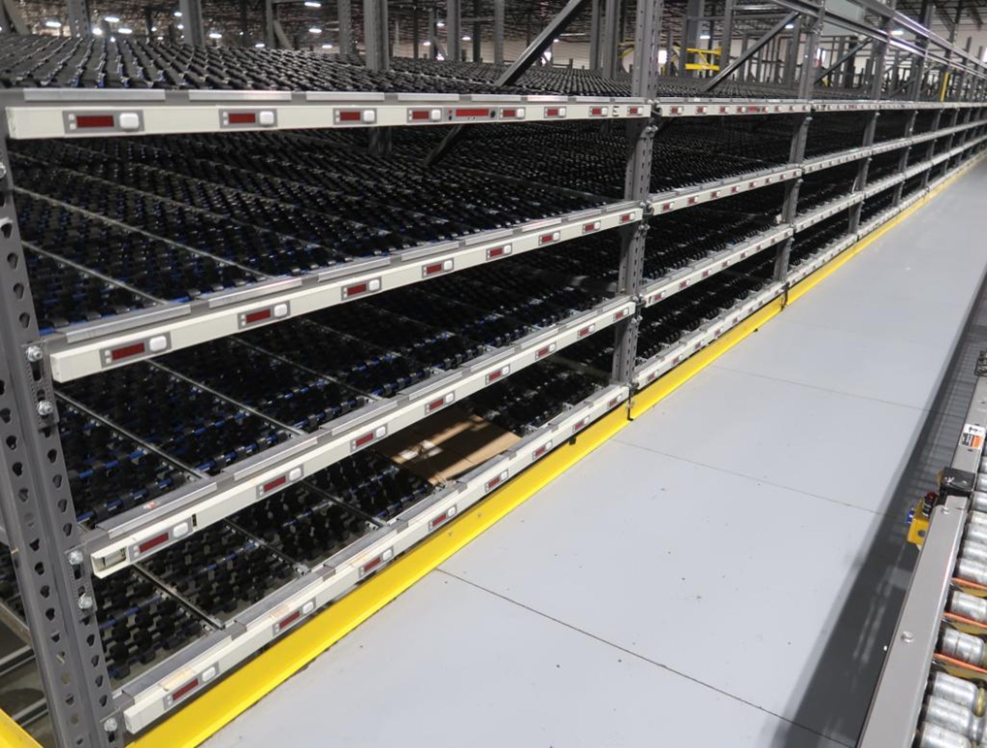 Lightning Pick pick-to light order fulfillment system