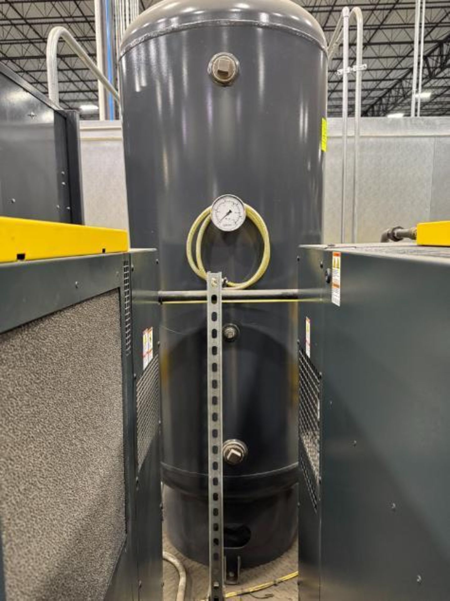 compressed air tank - Image 3 of 4