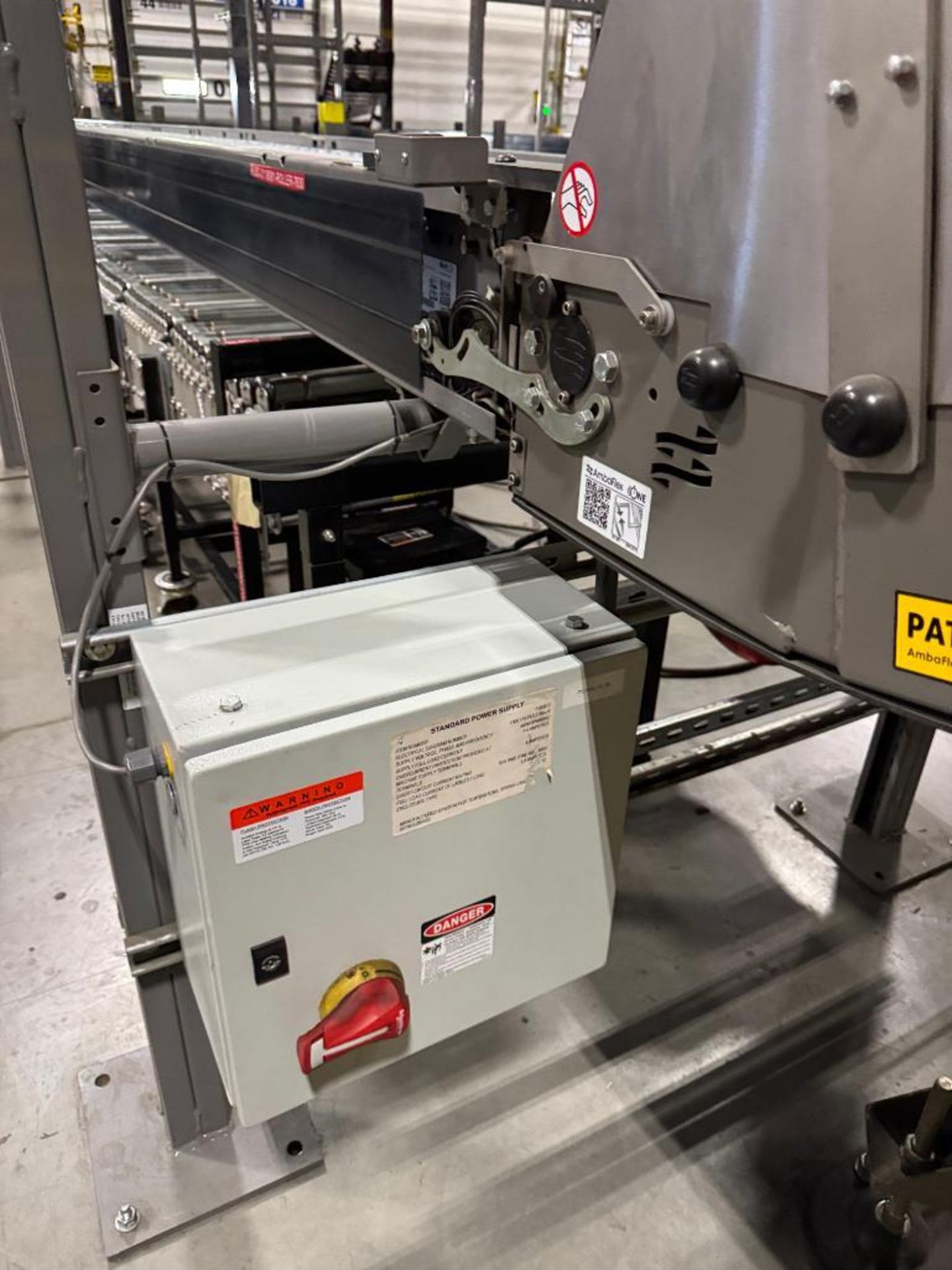 Invata partially powered roller conveyor - Image 2 of 4