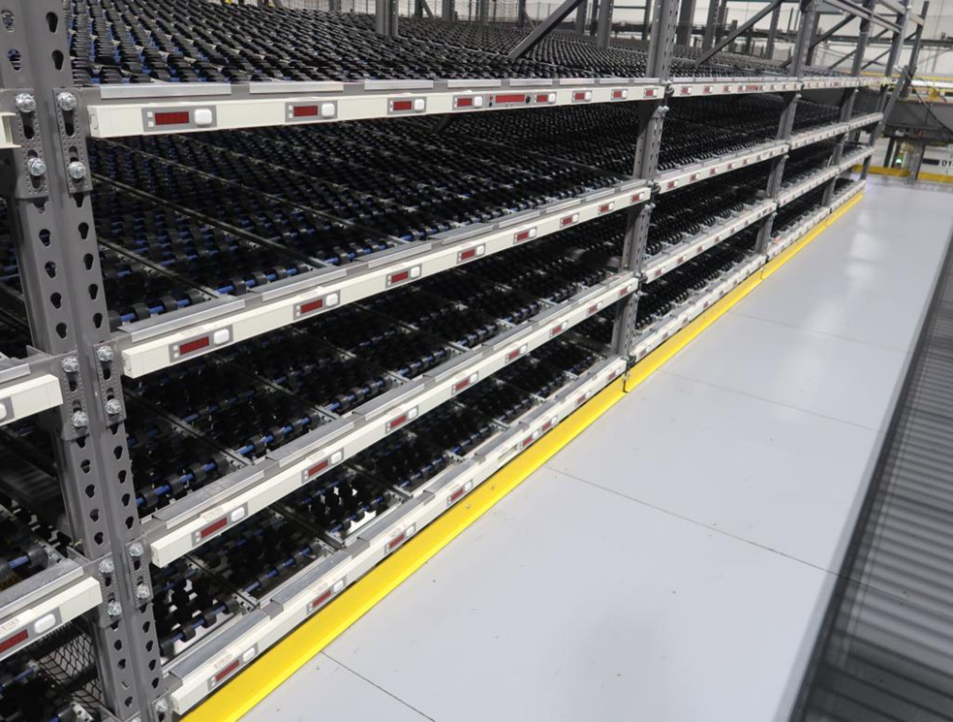 Lightning Pick pick-to light order fulfillment system