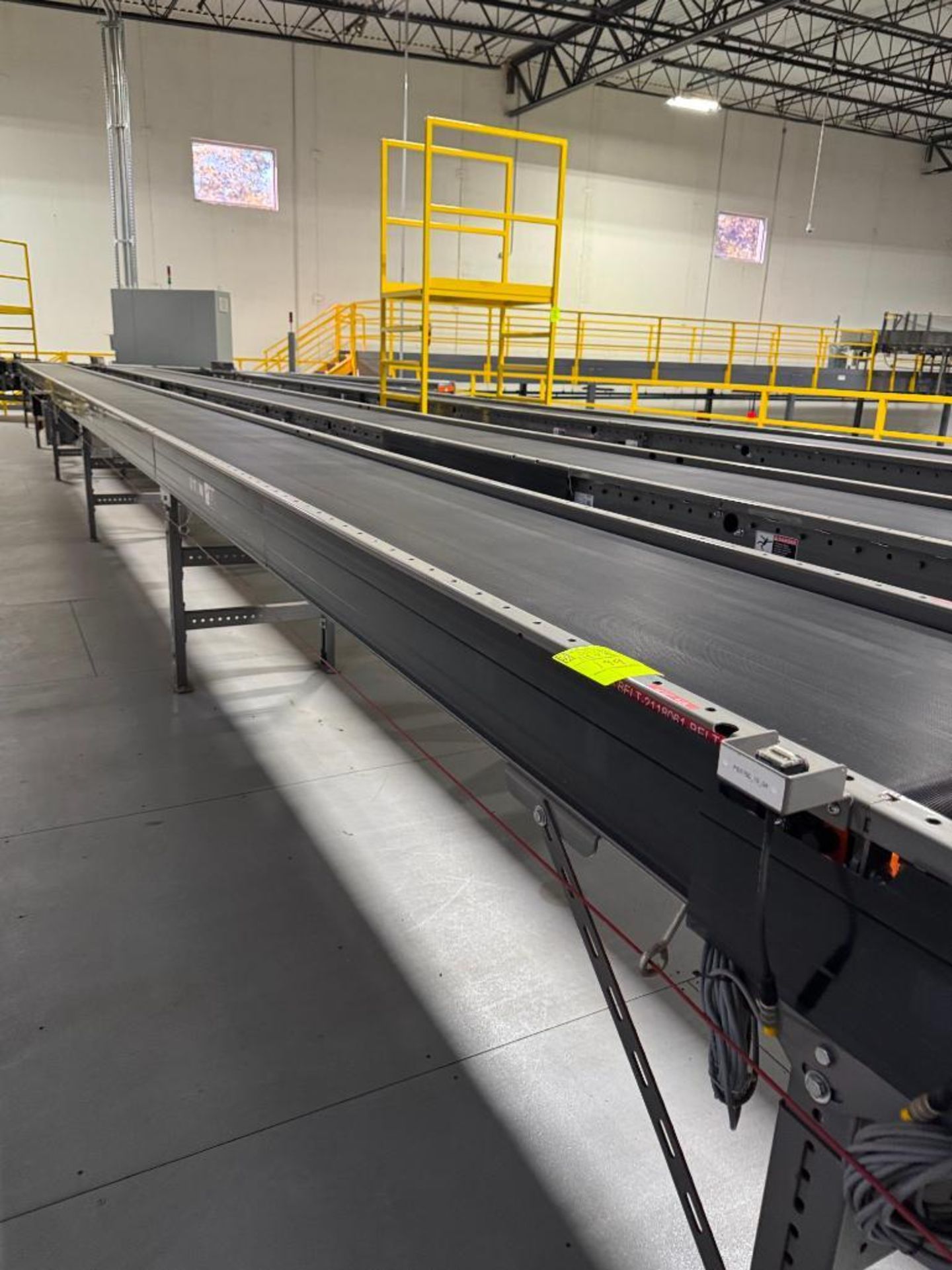 Invata powered roller conveyor - Image 2 of 5