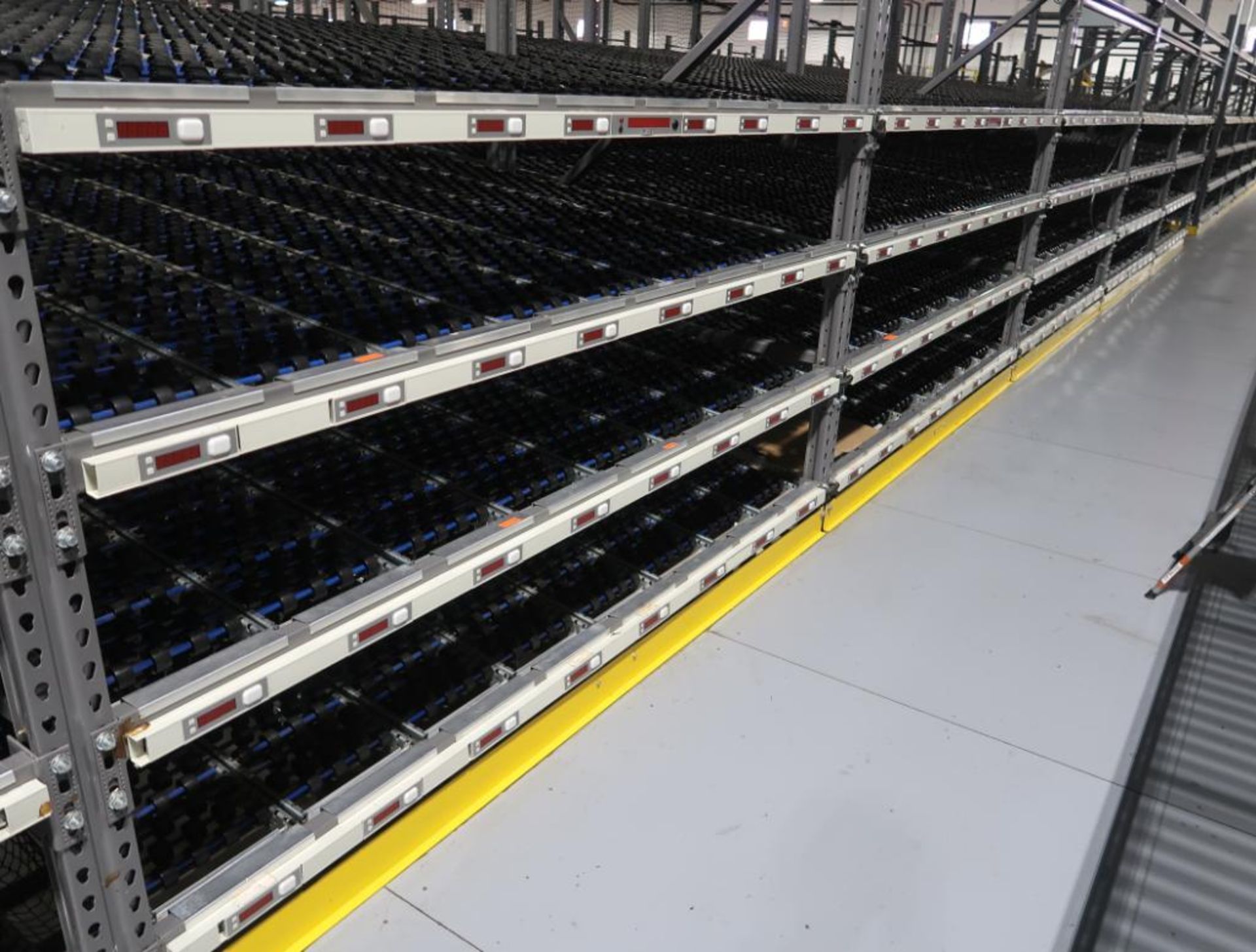 Lightning Pick pick-to light order fulfillment system