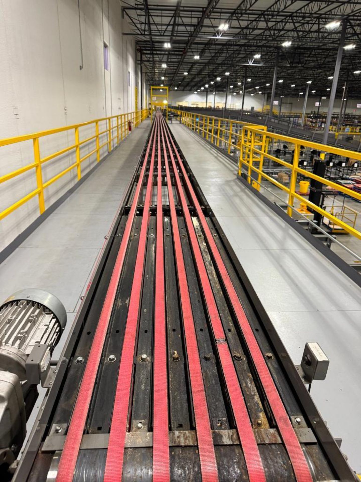 Invata 6-lane conveyor belt - Image 8 of 8