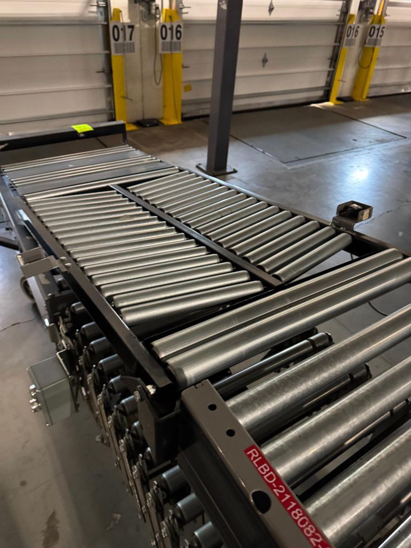 Invata partially powered roller conveyor - Image 3 of 4