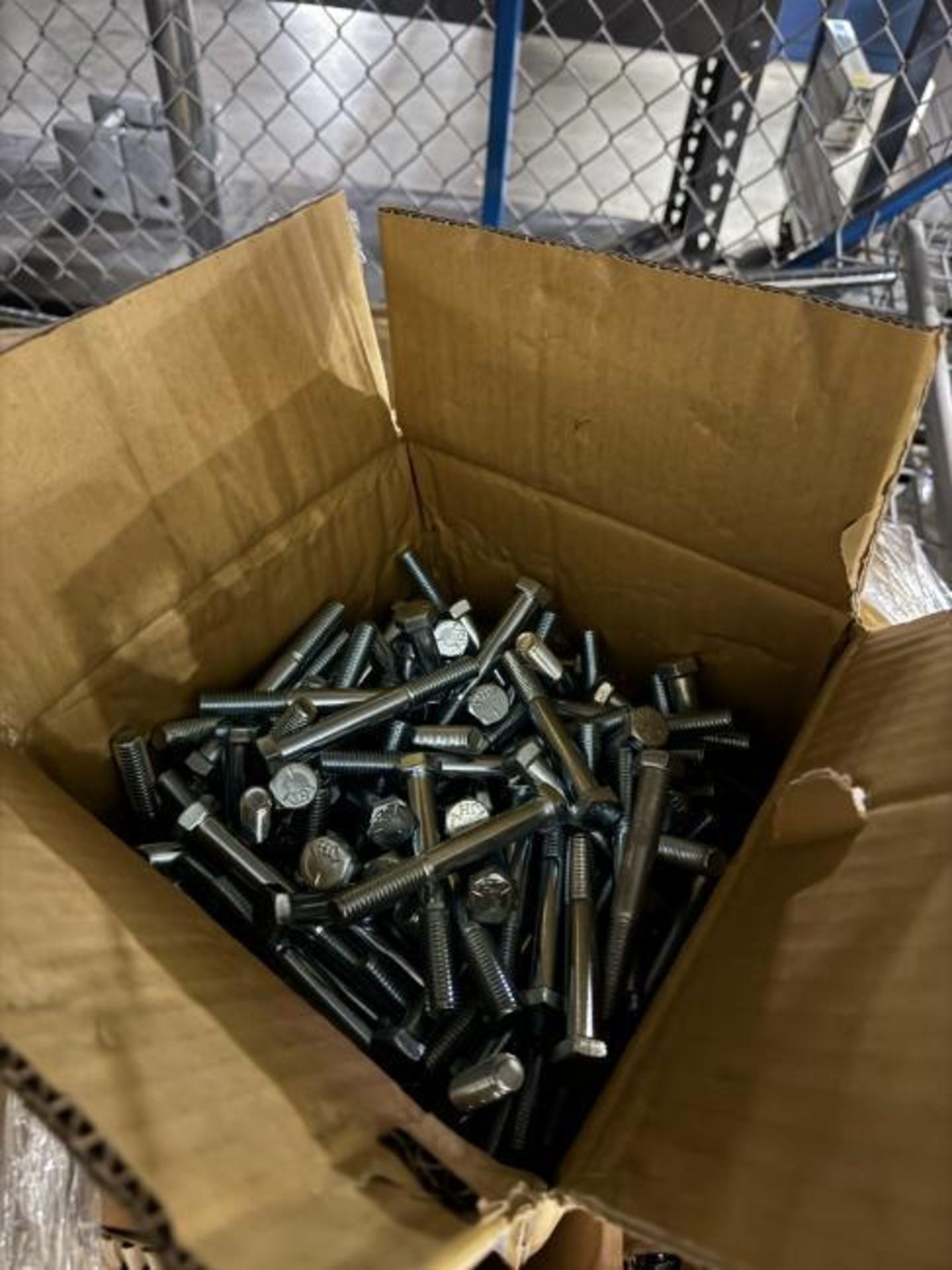 pallet of bolts & nuts - Image 2 of 3