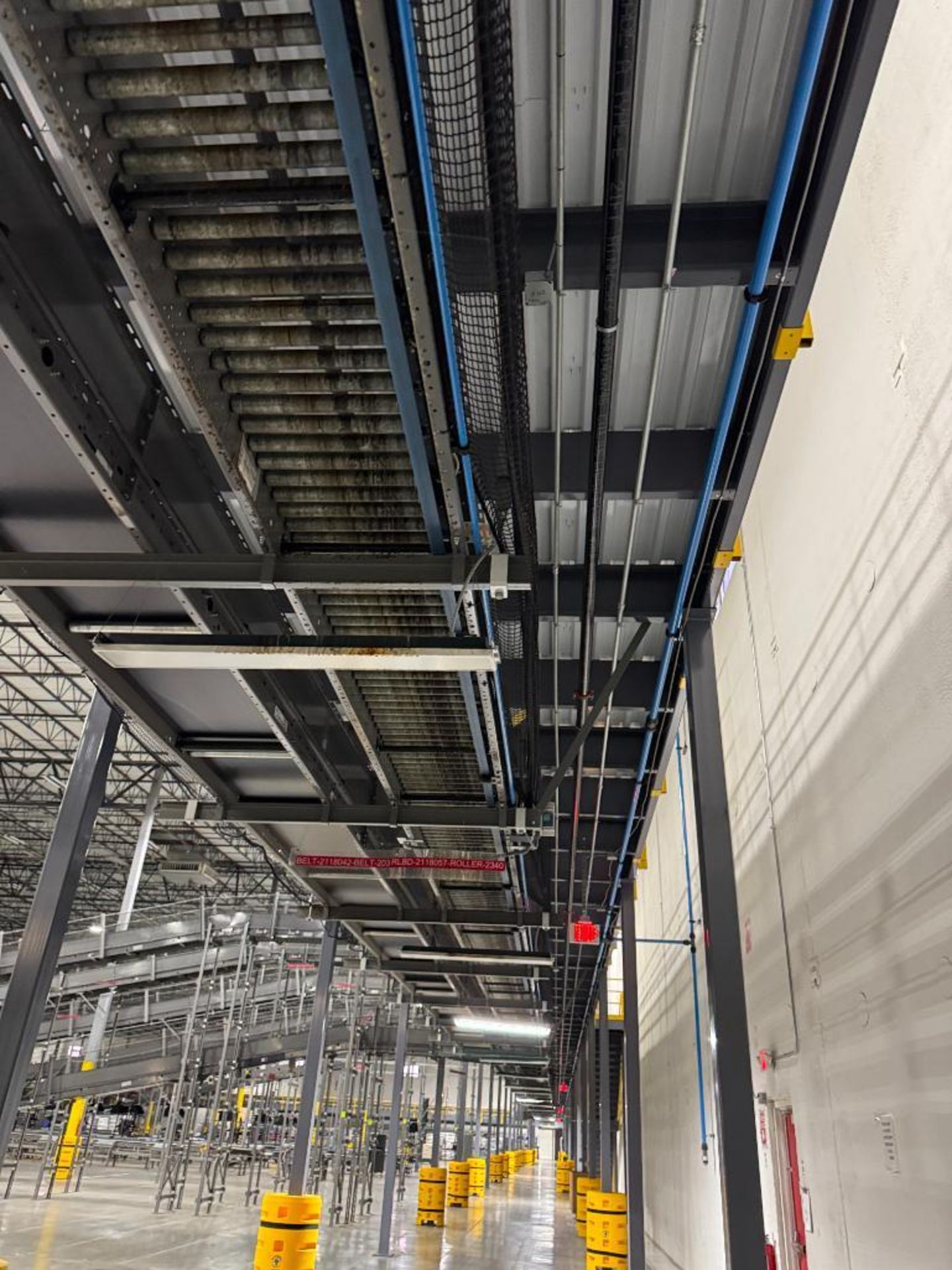 Invata partially powered roller conveyor - Image 4 of 6
