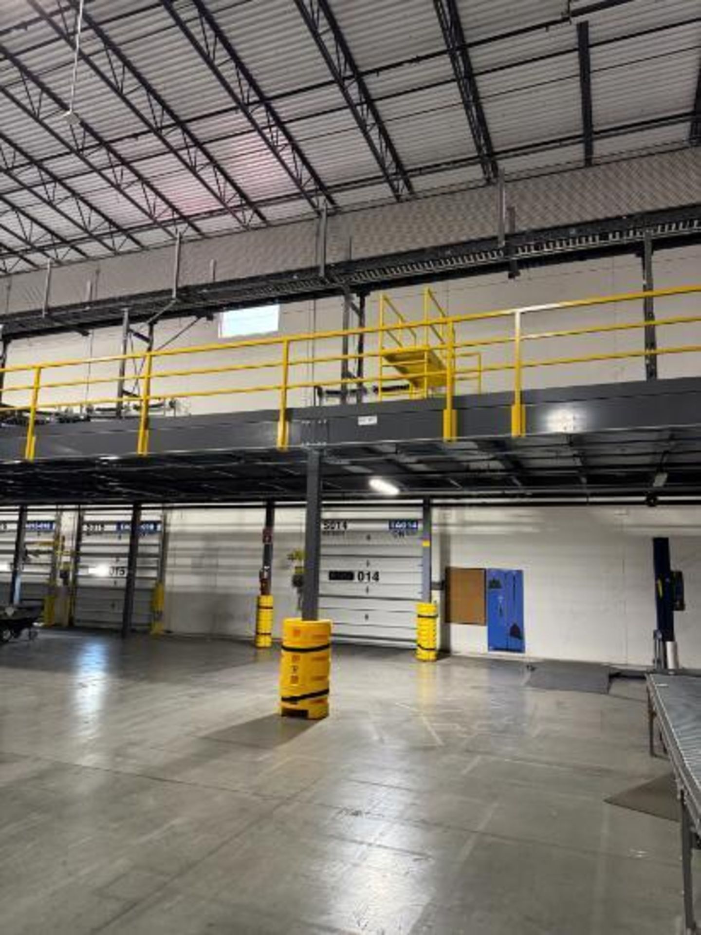 south mezzanine, w/ 2) sets of stairs - Image 9 of 18