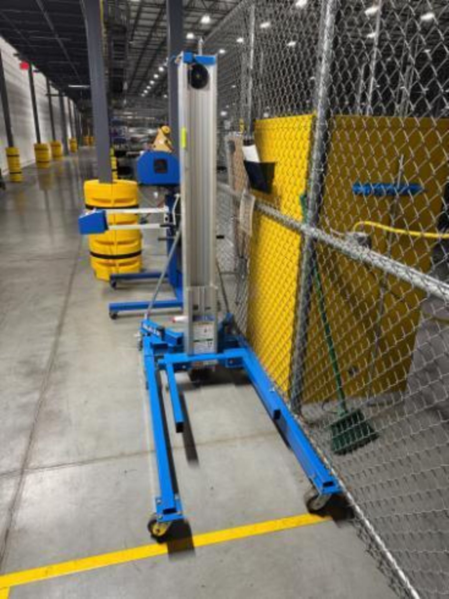 Genie manual hoist - Image 4 of 4