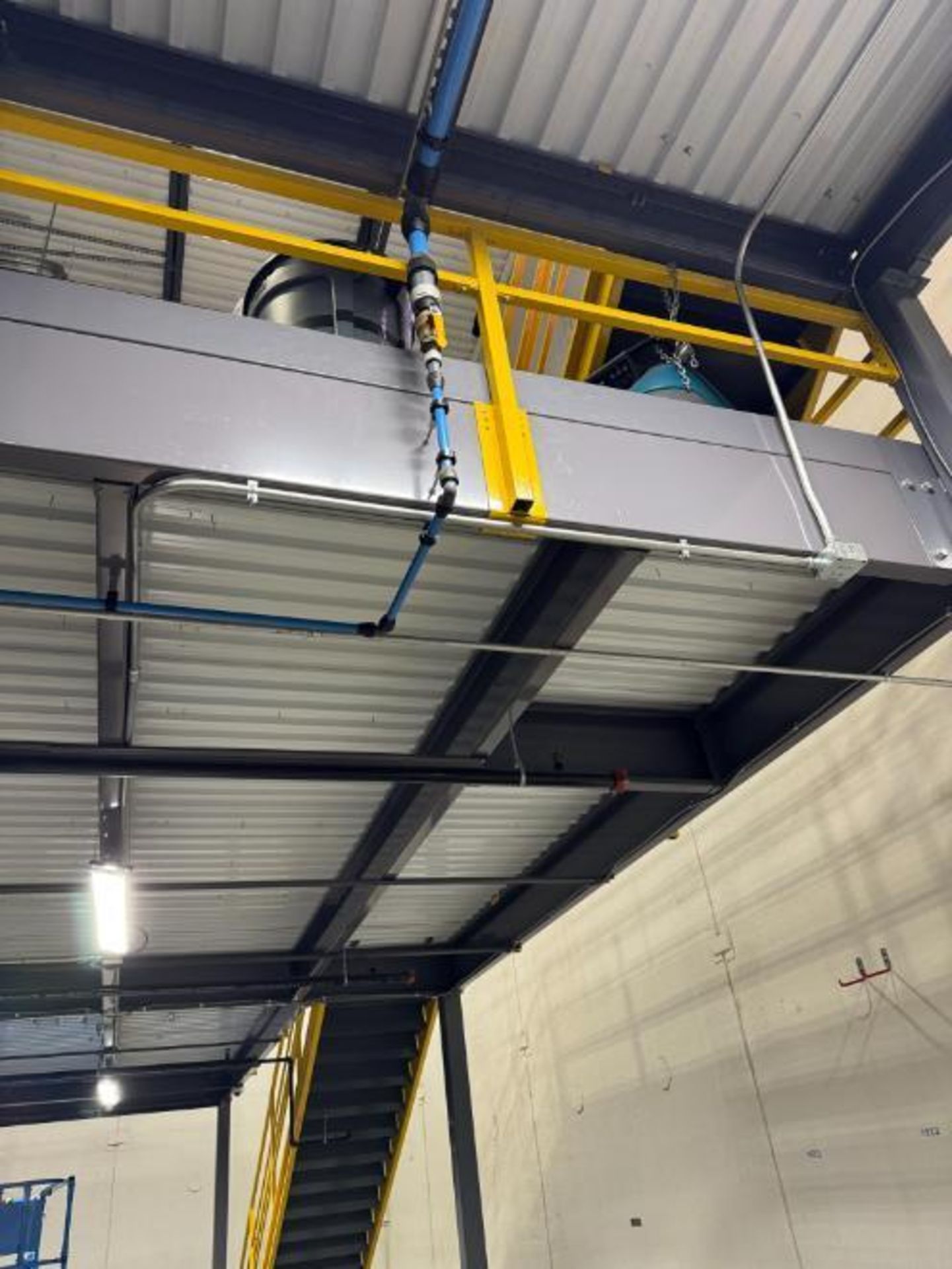 south mezzanine, w/ 2) sets of stairs - Image 5 of 18