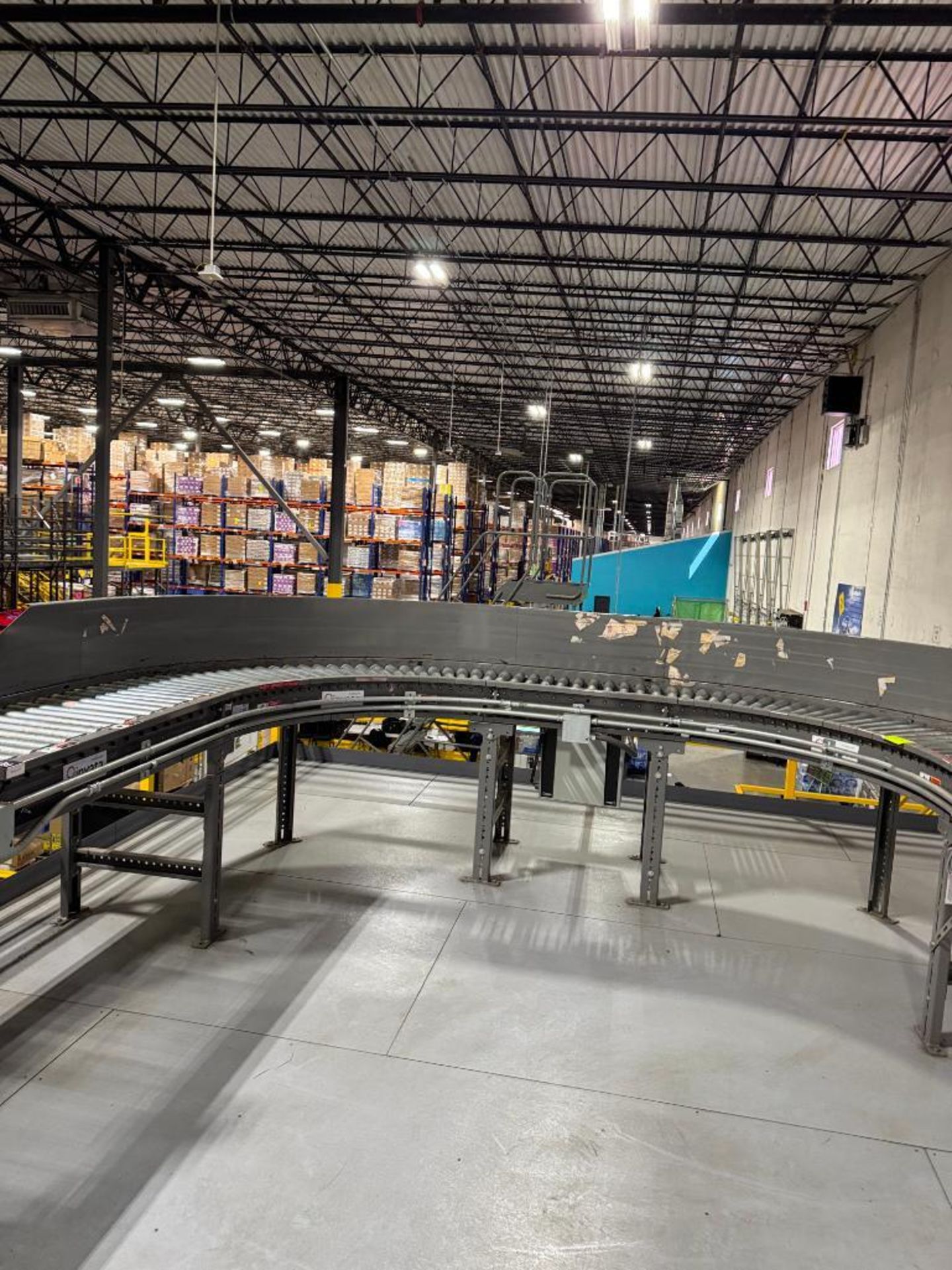 Invata powered roller conveyor, 180