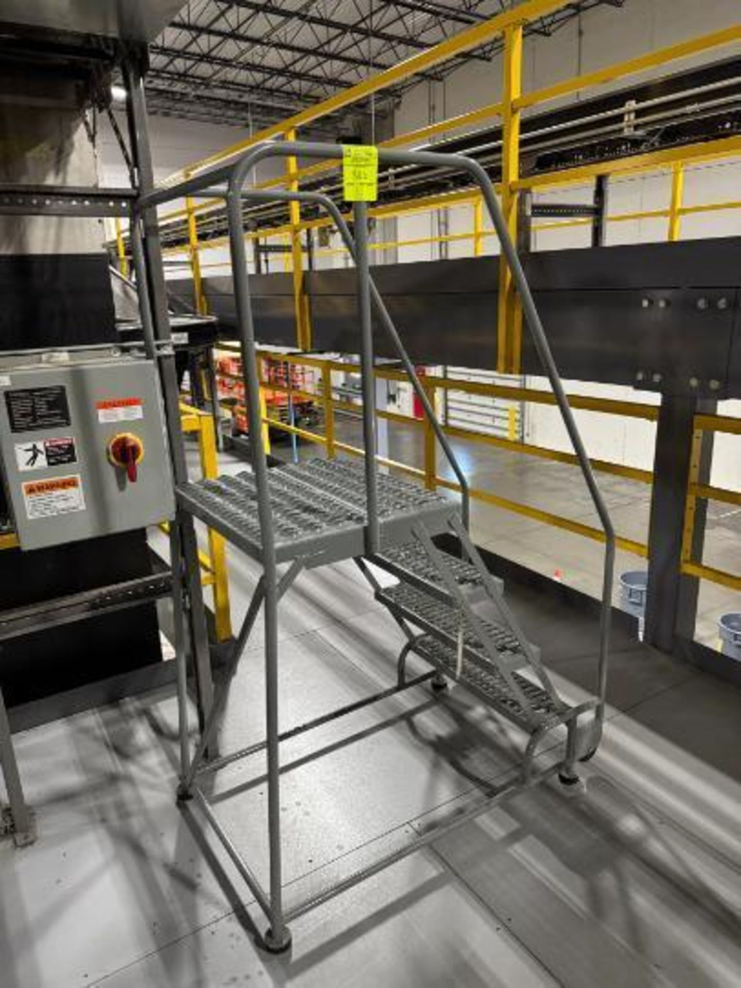 4-step stocking platform