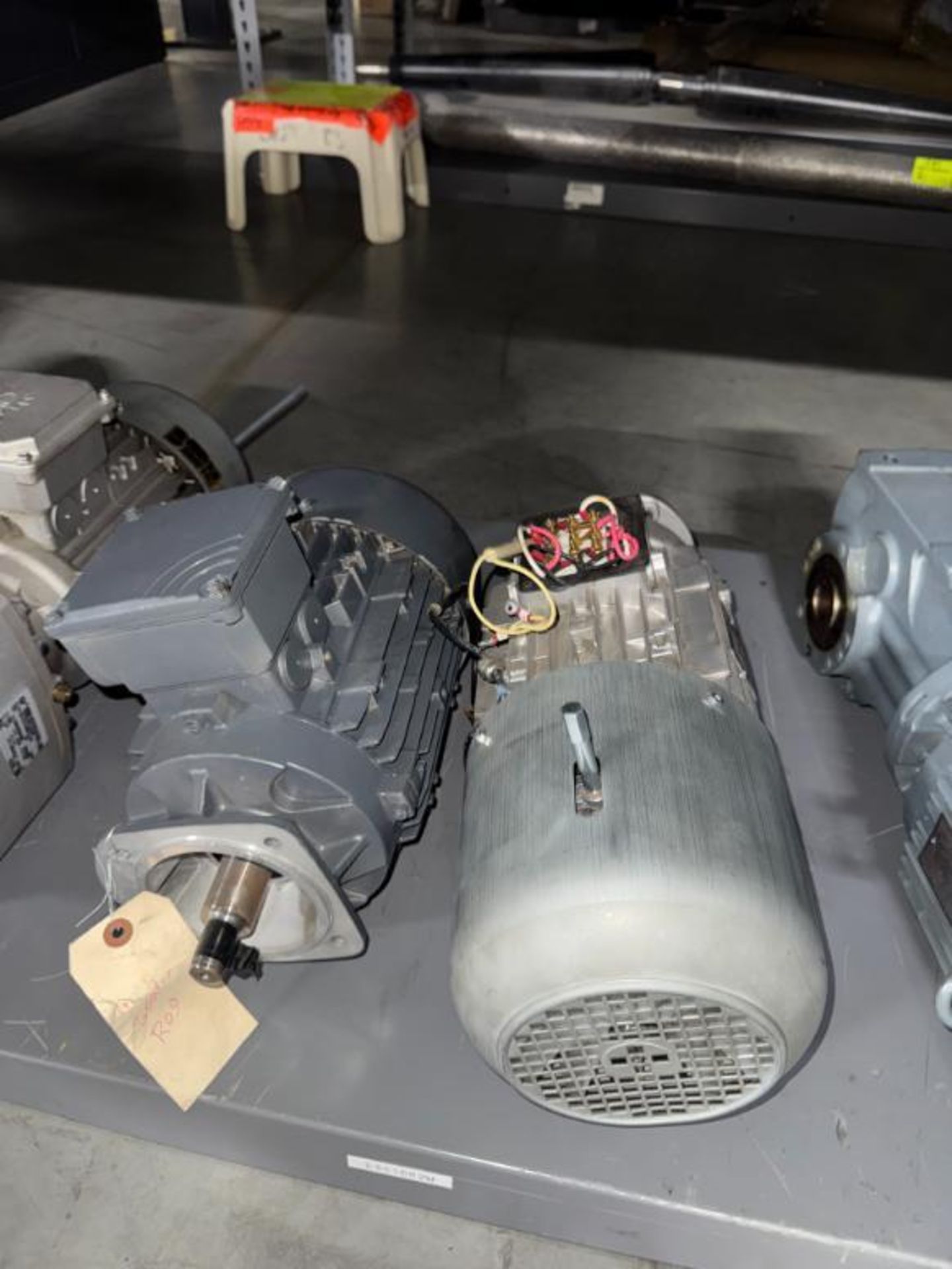 electric motors w/ gear boxes for conveyor belts - Image 5 of 6