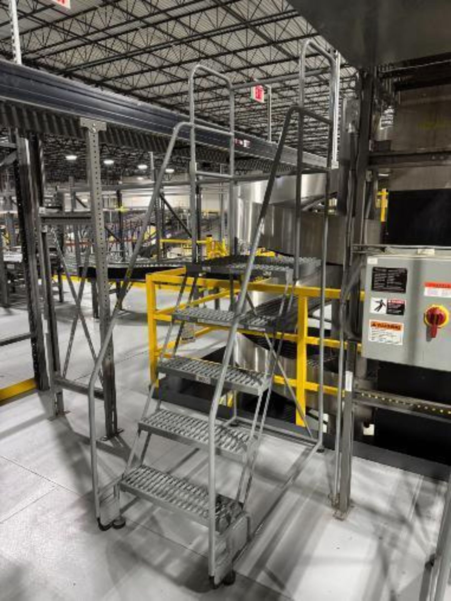 5-step stocking platform - Image 2 of 2